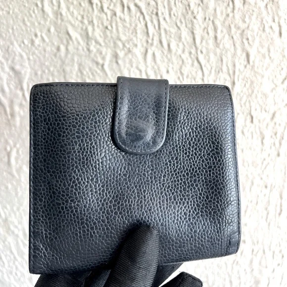 🛑SOLD🛑CHANEL Compact Wallet - Picture 2 of 8